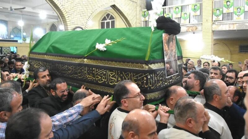 وداع باشکوه هزاران نفر با آیت‌الله شاهچراغی در خیابان‌های سمنان