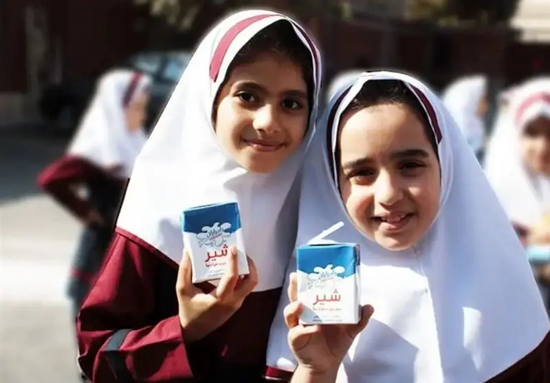 آیا طرح شیر مدارس امسال هم به سرنوشت بلاتکلیفی دچار می‌شود؟ سلامت دانش‌آموزان در انتظار تصمیم بودجه‌ای حیاتی