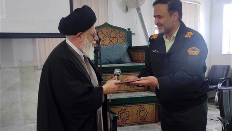 امام جمعه یزد: راز استقامت نیروهای انتظامی در تقویت بعد معنوی آنهاست!