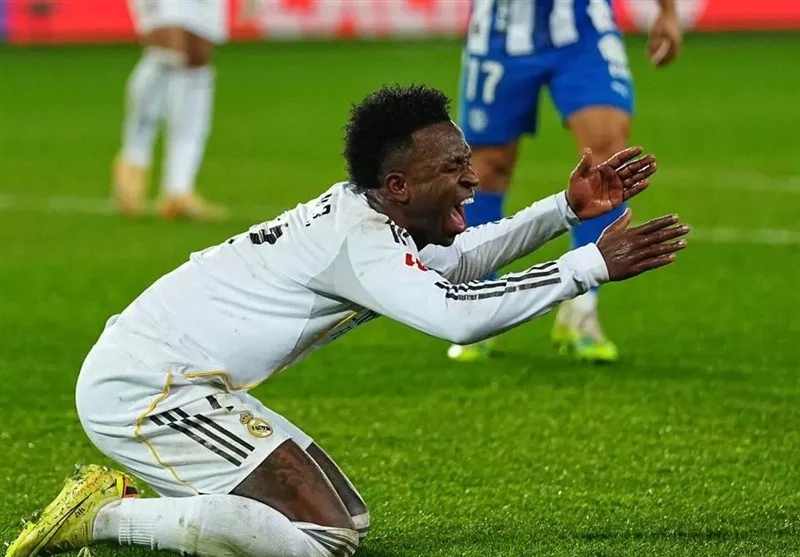 وینیسیوس در چنگال انتقادها؛ آیا گذشته تلخ او را قربانی می‌کند؟