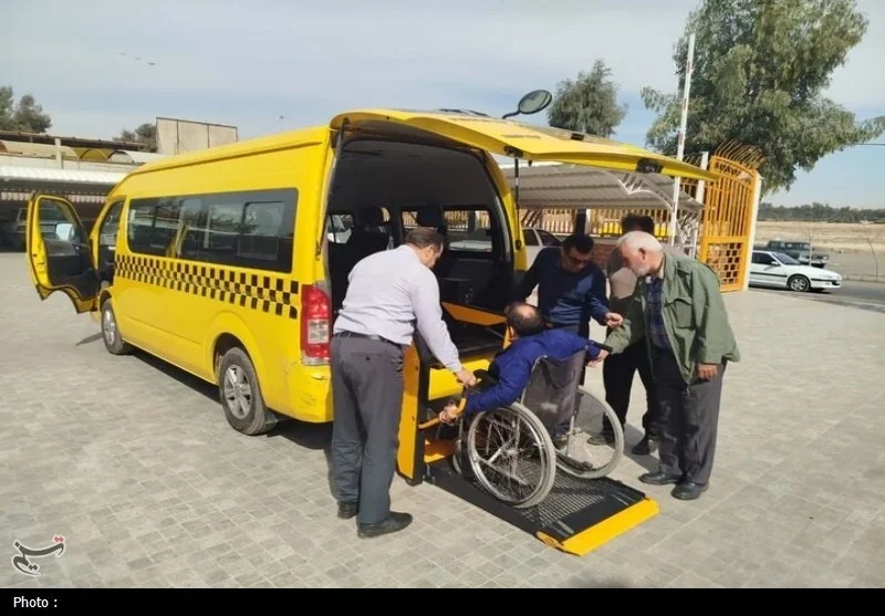 قم با ون‌های مجهز به بالابر ویلچر، خدمت‌رسانی ۲۴ ساعته به معلولان را آغاز کرد!