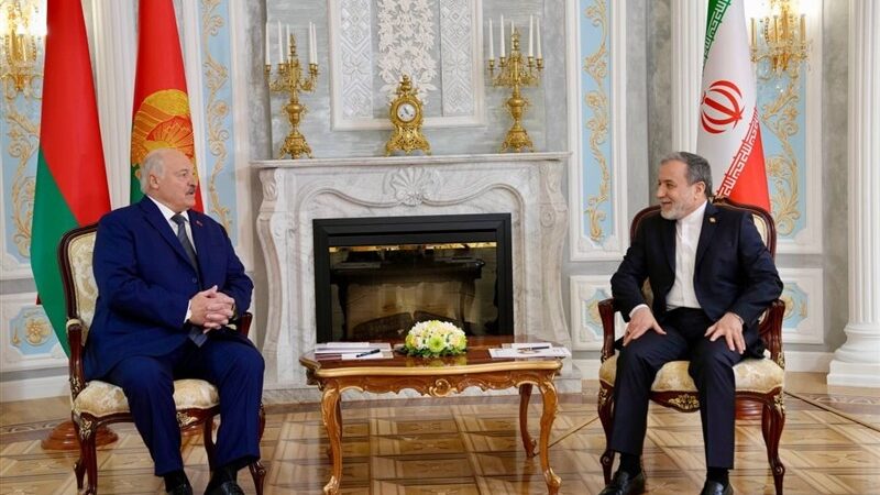 عراقچی در مینسک؛ دیدار مهم با لوکاشنکو و ادای احترام ویژه به شهدای جنگ جهانی دوم