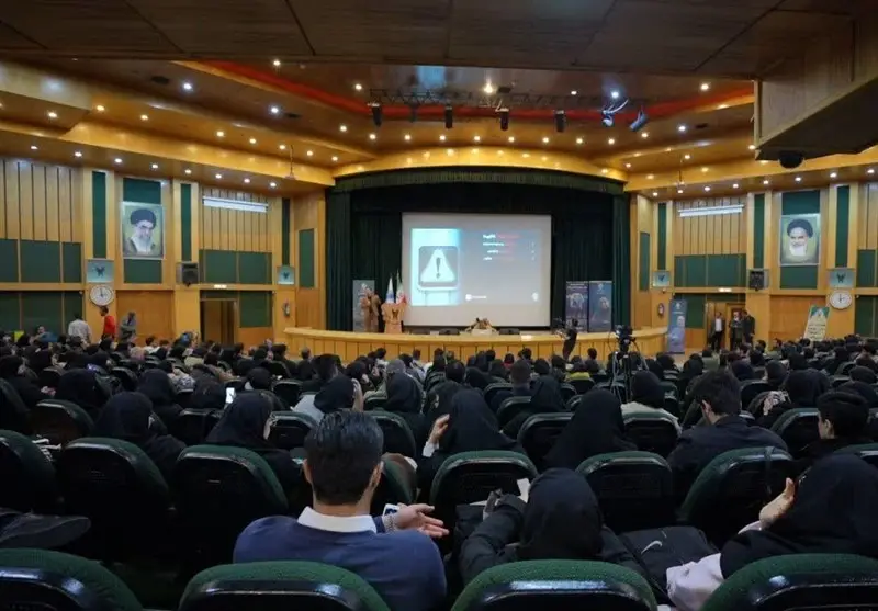 رمزگشایی از رفتارها در دانشگاه آزاد کرج؛ سمیناری که زندگی را تغییر می‌دهد!