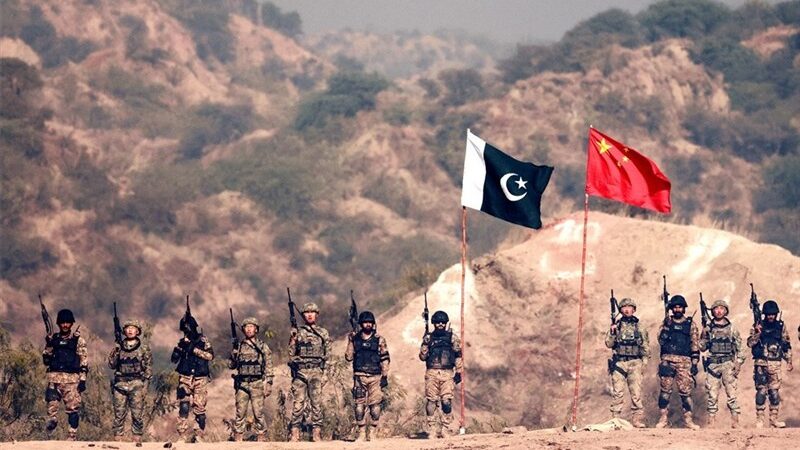 رزمایش مشترک چین و پاکستان علیه تروریسم؛ نیروها چگونه مهارت‌های جنگی را به نمایش گذاشتند؟