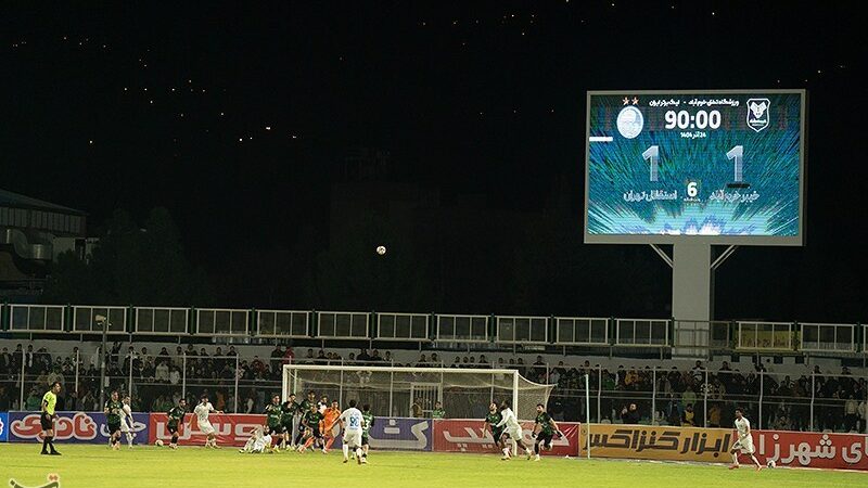 ضارب معروف پیروانی این‌بار استقلالی‌ها را هدف قرار داد؛ تخلفی که بعد از محرومیت عجیب دوباره تکرار شد!