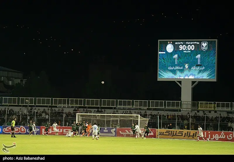 ضارب معروف پیروانی این‌بار استقلالی‌ها را هدف قرار داد؛ تخلفی که بعد از محرومیت عجیب دوباره تکرار شد!