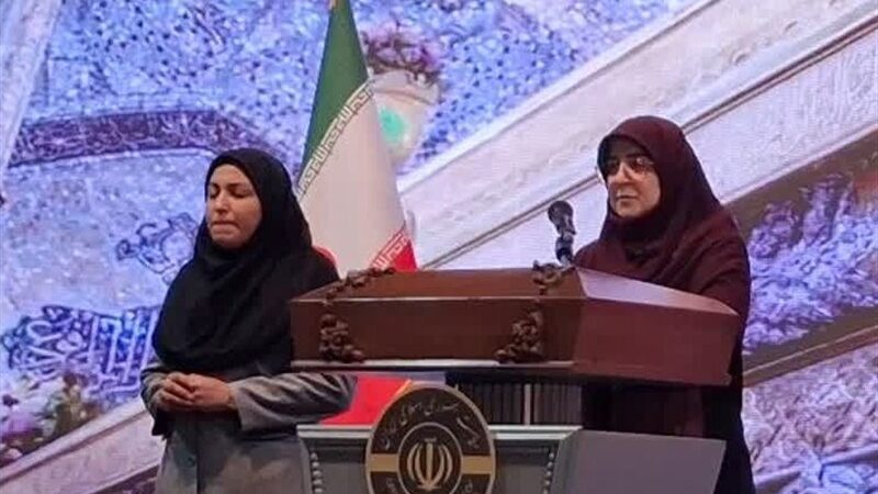 مهاجرانی با قاطعیت: هیچ وزیری استعفا نداده است!