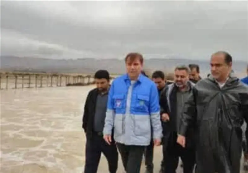 استاندار بوشهر شخصاً وارد میدان شد؛ بررسی بحران بارندگی شدید در عسلویه