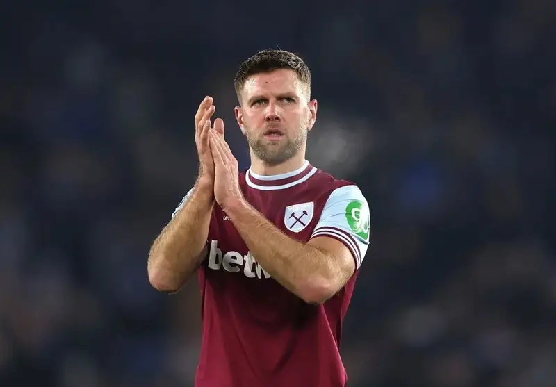 میلان به دنبال نجات خط حمله با خرید موقت نیکلاس فولکروگ تا رسیدن ولاهوویچ!