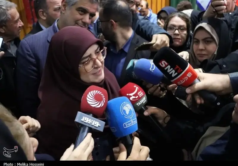 فاطمه مهاجرانی درباره سفر دختر و داماد رئیس‌جمهور به قزاقستان چه گفت؟ واکنش رسمی در اراک