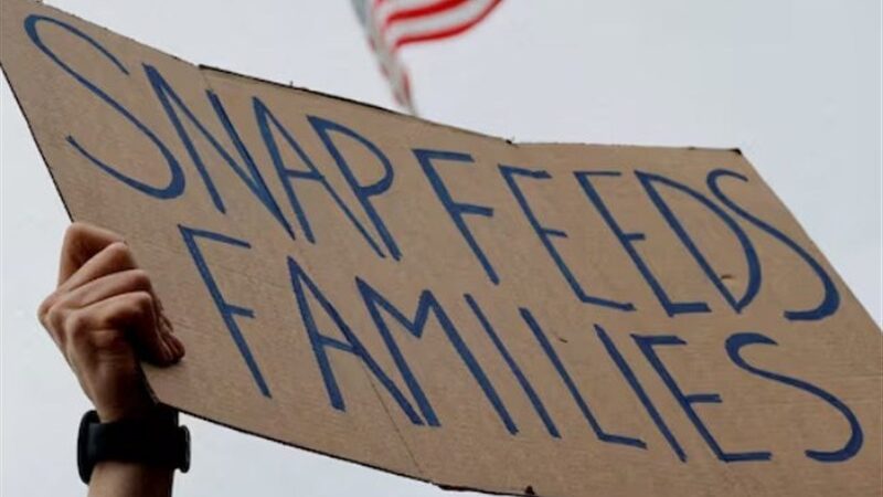 دادگاه آمریکا ضرب‌الاجل کمک‌های غذایی را به نفع ایالت‌های دموکرات تمدید کرد!