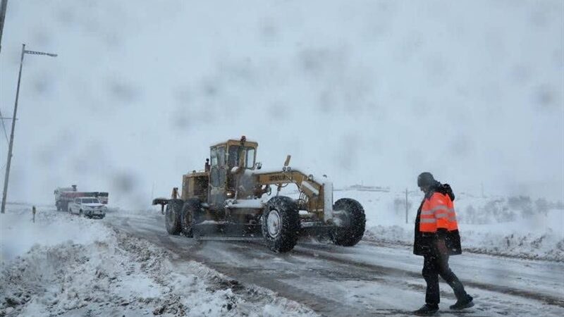 بارش شدید برف در سمنان؛ چند جاده پرخطر به‌طور کامل مسدود شد!