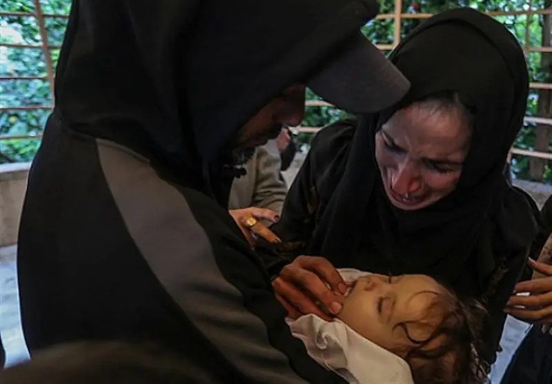 فاجعه در مدرسه آوارگان غزه؛ اکثر شهدای حمله صهیونیست‌ها کودکان بی‌گناه هستند