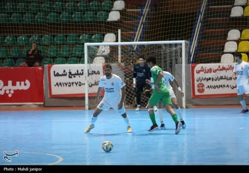 گیتی‌پسند با پیروزی قاطع مقابل شهرکرد، صدر جدول را محکم‌تر کرد!