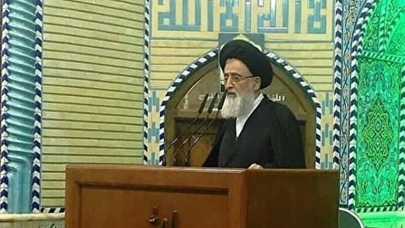 امام جمعه یزد: خوداتکایی و فناوری نوین، تنها راه پیشرفت واقعی کشور است!
