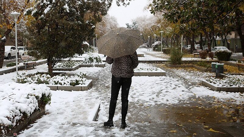 بارش برف سنگین در چهارمحال و بختیاری؛ جاده‌ها همچنان باز و تردد روان است!