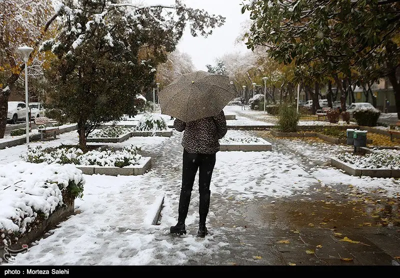 بارش برف سنگین در چهارمحال و بختیاری؛ جاده‌ها همچنان باز و تردد روان است!