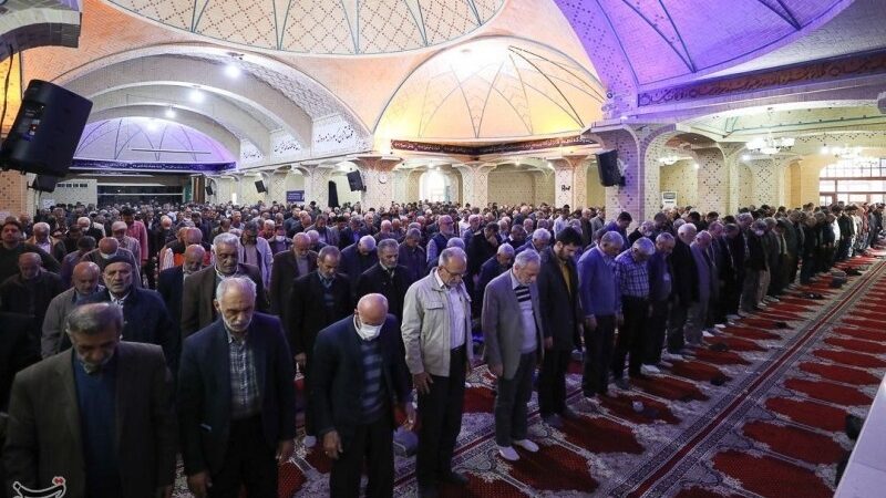 ائمه جمعه البرز: اصلاح ساختار اقتصادی و مهار تورم، اولویت امروز کشور