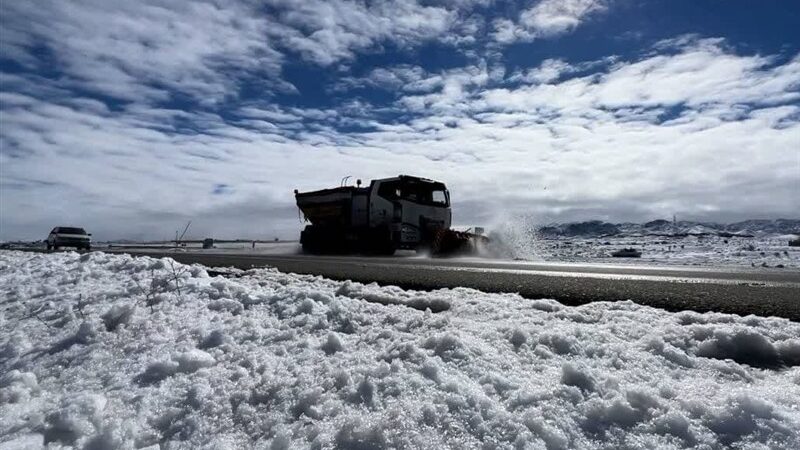 270 کیلومتر از محورهای برفی خراسان جنوبی چگونه پاک‌سازی شد؟ گزارشی از تلاش شبانه‌روزی راهداران!