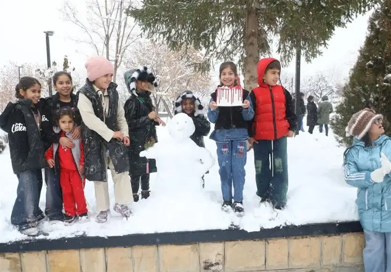 شور و هیجان جشنواره زمستانی آدم‌برفی همدان؛ وقتی همدلی شهروندان به اوج می‌رسد!