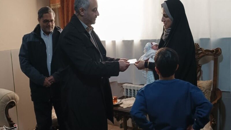 شناسنامه اسرا نجفی دختر فرمانده شهید سپاه صادر شد؛ تولدی که یاد پدر را زنده کرد