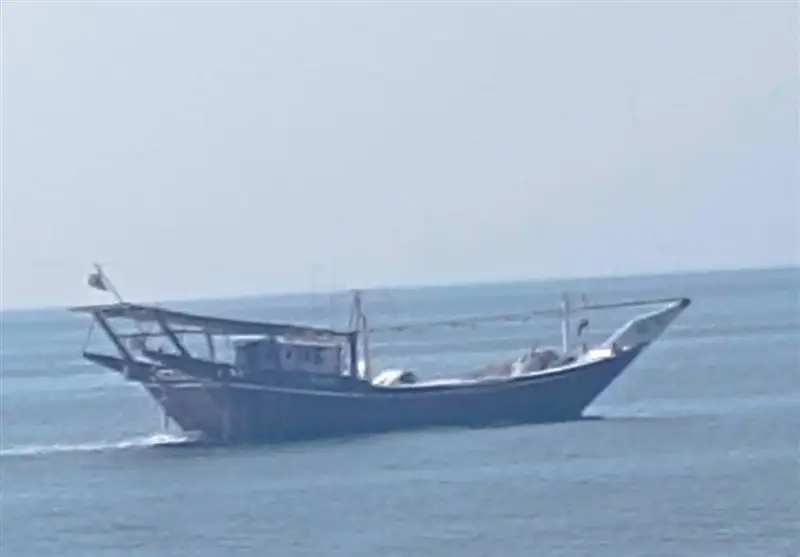 پیکر ماهیگیر مفقودی در امواج سهمگین ساحل خورخان بوشهر کشف شد - وب‌گردی