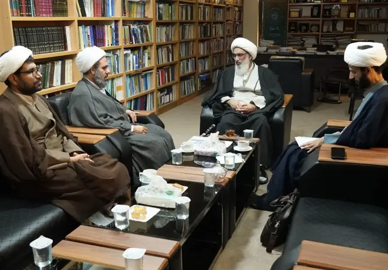 چرا جذب طلاب در بوشهر فقط با کار میدانی ممکن است؟ رازهای شبکه‌ای شدن حوزه‌های علمیه - وب‌گردی