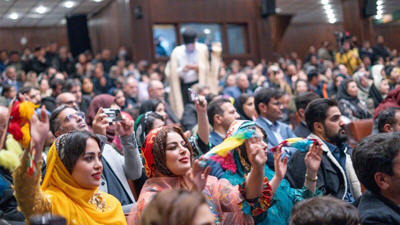 نغمه‌های لری در قلب تهران؛ جشنواره بلوط چگونه مفاخر لر را گرد هم آورد؟