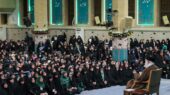 رهبر انقلاب چگونه حجاب را پل ارتباطی زنان غربی با اسلام می‌داند؟