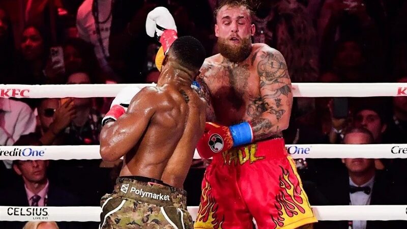 جیک پاول با فک شکسته و کیسه‌های پول در جت لوکس؛ نمایشی که همه را شوکه کرد!