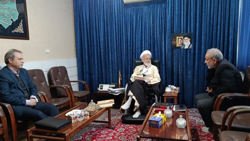 آیت‌الله دری‌نجف‌آبادی: میلیاردها تومان صرف واردات تجهیزات پزشکی، چرا مدارس محروم نادیده گرفته می‌شوند؟