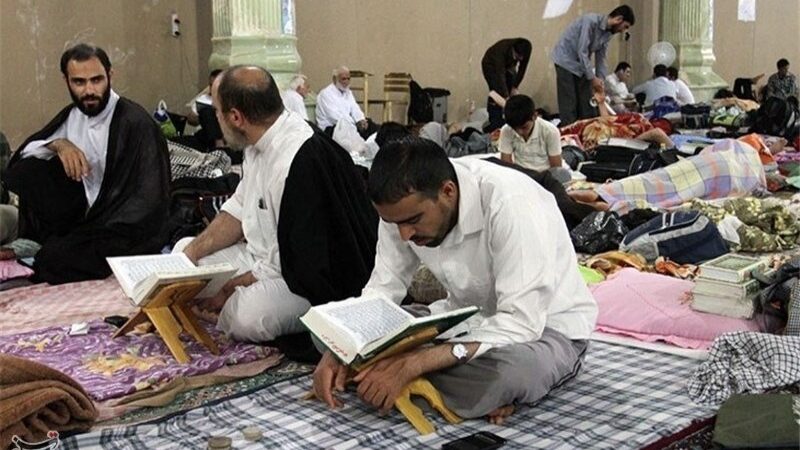 اعتکاف در زنجان به اوج رسید؛ ظرفیت ۱۵ هزار نفری پر شد!