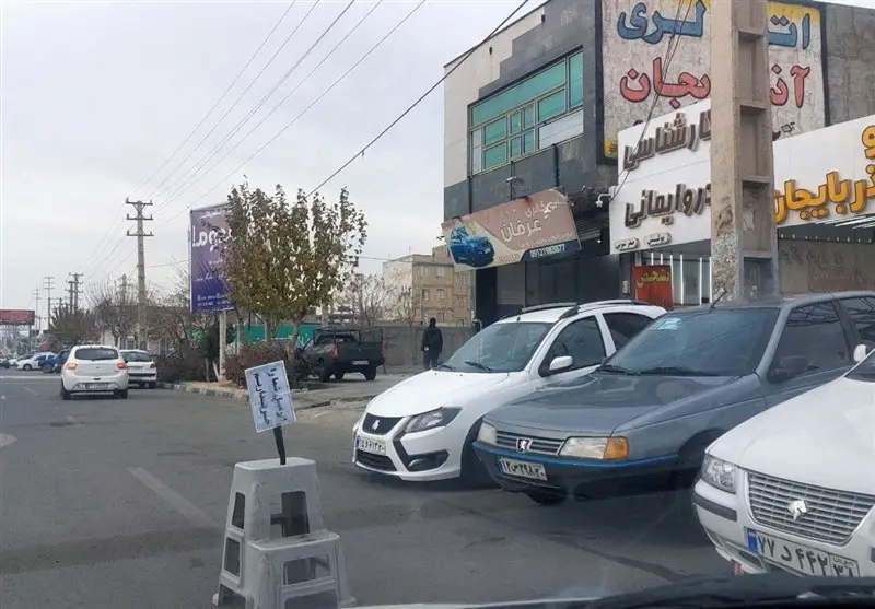 نمایشگاه‌های خودرو چگونه جاده ساوه را به کابوس ترافیک و پیاده‌روها تبدیل کردند؟