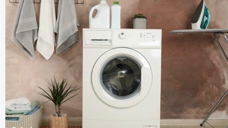 راز باز شدن درب قفل شده ماشین لباسشویی؛ چطور بدون دردسر لباس‌ها را نجات دهیم؟