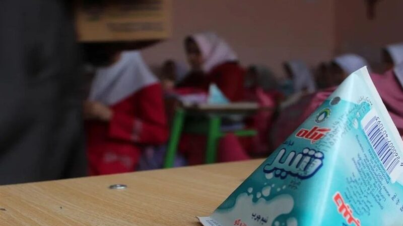 شیرهای مشکوک در مدارس ایلام؛ چرا توزیع رایگان متوقف شد؟