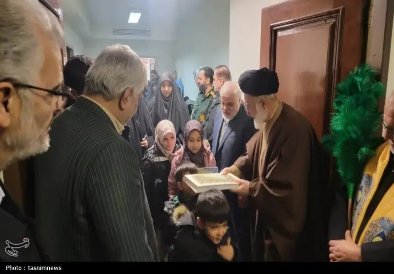 بدرقه باشکوه 16 خانواده شهید جنگ 12 روزه شهرری به مشهد؛ پیام ایثار و مقاومت همچنان زنده است!