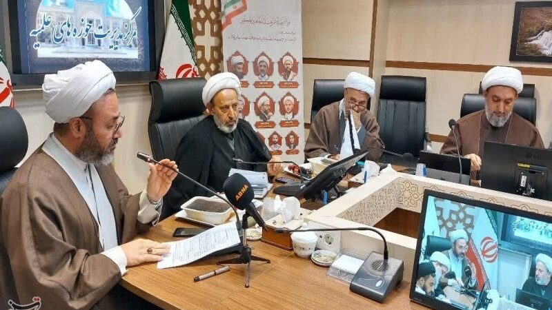 رهبر انقلاب: مداح تراز باید رازهای معارف دینی را بداند!