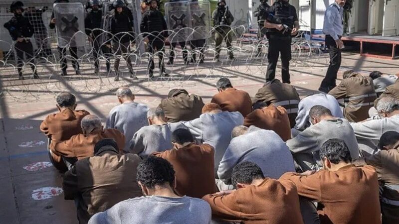 سرما به ابزار جدید شکنجه اسرای فلسطینی در زندان‌های اسرائیل تبدیل شد!