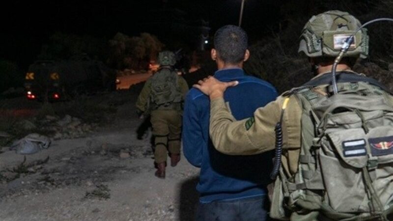 حملات سنگین صهیونیست‌ها به کرانه باختری؛ ده‌ها فلسطینی به صورت گسترده بازداشت شدند