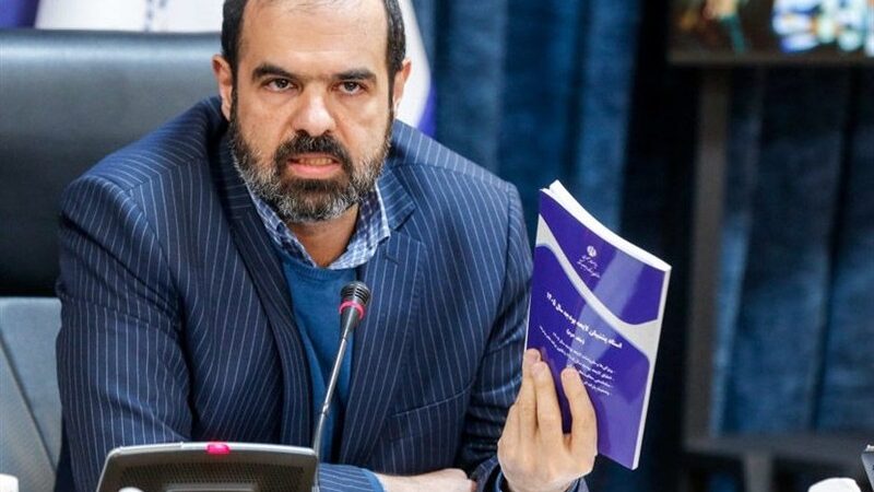 چرا حقوق‌ها با تورم همراه نمی‌شوند؟ پشت پرده کاهش درآمد نفتی و تأثیر آن بر جیب مردم