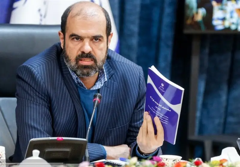 چرا حقوق‌ها با تورم همراه نمی‌شوند؟ پشت پرده کاهش درآمد نفتی و تأثیر آن بر جیب مردم