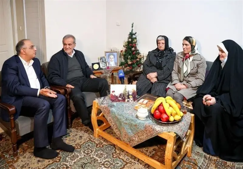 دیدار صمیمانه رئیس‌جمهور با خانواده شهید مسیحی در شب ولادت حضرت عیسی(ع)