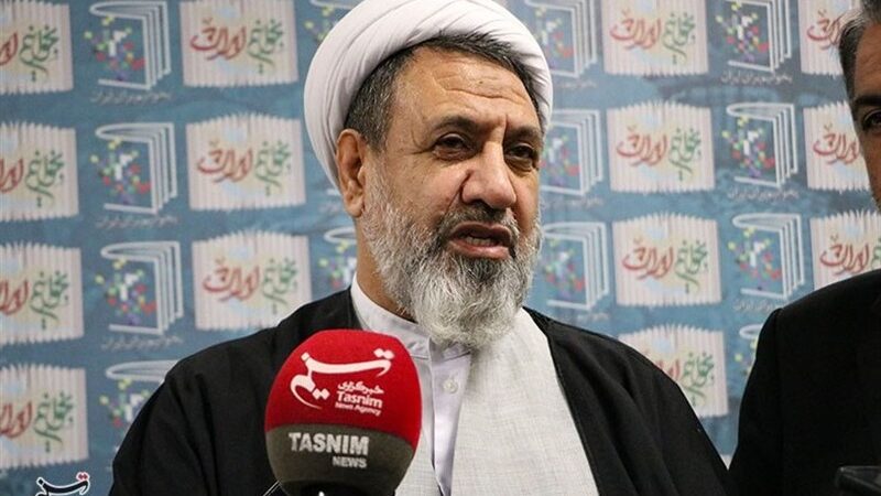نماینده ولی‌فقیه در کرمان خواستار برگزاری چندباره نمایشگاه کتاب در سال شد!