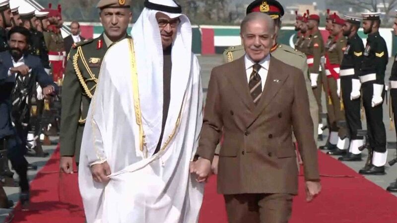 استقبال بی‌سابقه پاکستان از رئیس امارات؛ جنگنده‌ها هواپیمای شیخ محمد را اسکورت کردند!