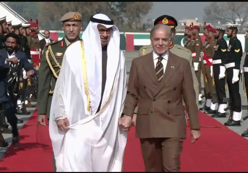 استقبال بی‌سابقه پاکستان از رئیس امارات؛ جنگنده‌ها هواپیمای شیخ محمد را اسکورت کردند!