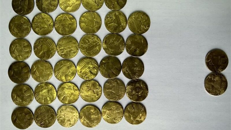 کشف حیرت‌انگیز 37 سکه ساسانی در اسدآباد؛ رازهای تاریخ در دستان پلیس