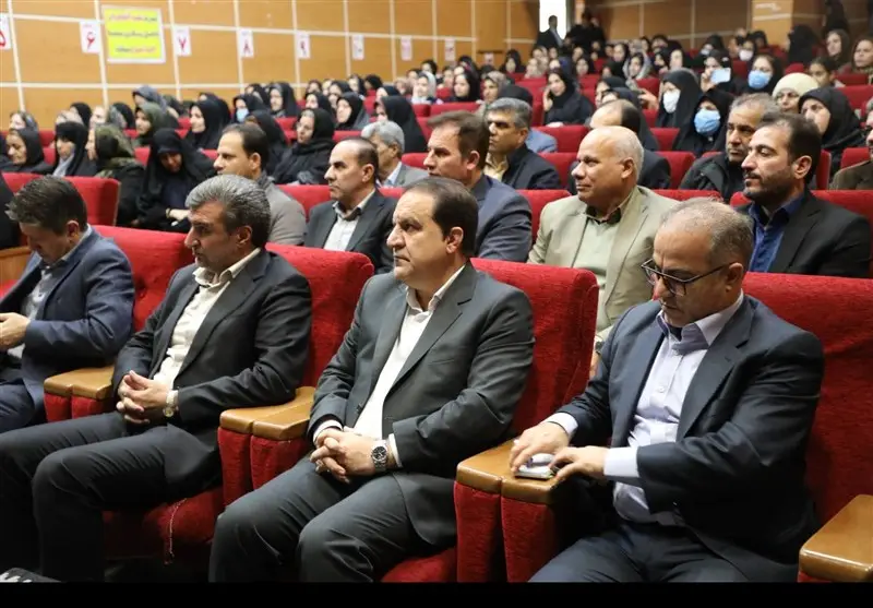 استاندار ایلام وعده تشکیل کمیته ویژه برای نجات صنعت فرش دستباف را داد