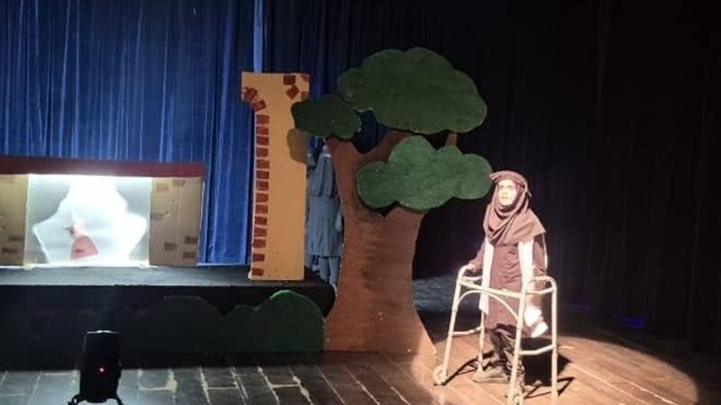 خاله سوسکه در سفر بخت؛ نمایش عروسکی که قصه عشق و سرنوشت را جان می‌بخشد