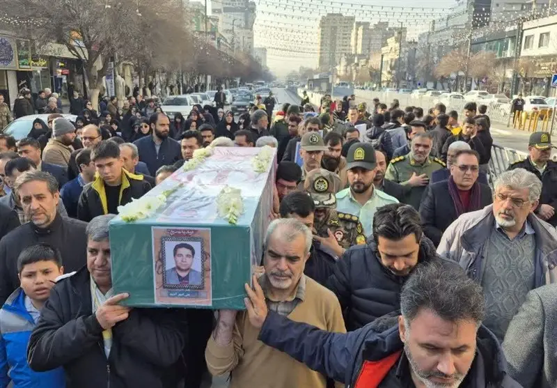 تشییع باشکوه پیکر جانباز ۷۰ درصد «علی اصغر آدینه» در مشهد؛ وداع با قهرمانی که سال‌ها درد را تحمل کرد