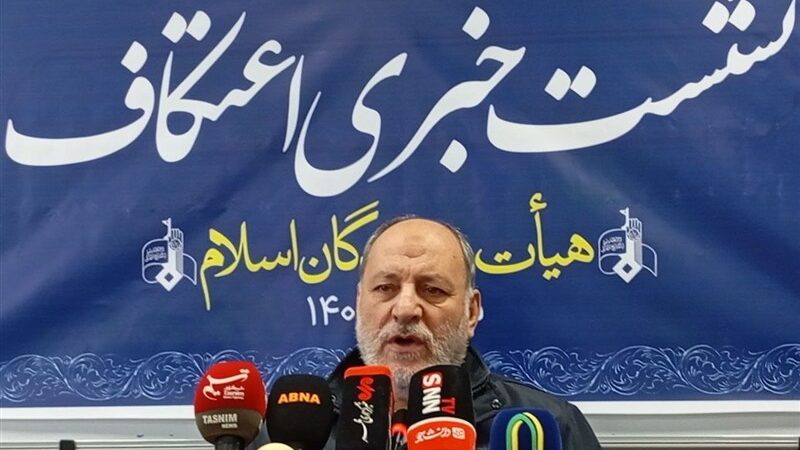 استقبال قابل توجه جوانان از مراسم اعتکاف هیئت رزمندگان اسلام